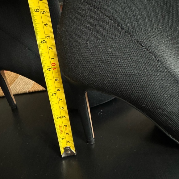 Express Knit Stiletto Sock Ankle Bootie Black 7 LIKE NEW! - Picture 6 of 7